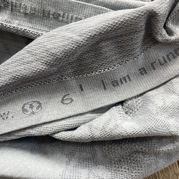 Lululemon Swiftly Tech Long Sleeve in 2 tone grey - size 6 - Picture 4 of 5